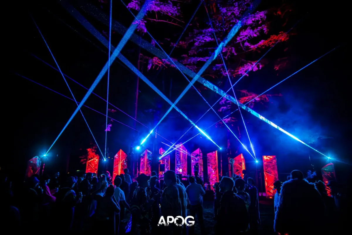 apog (a patch of grass)