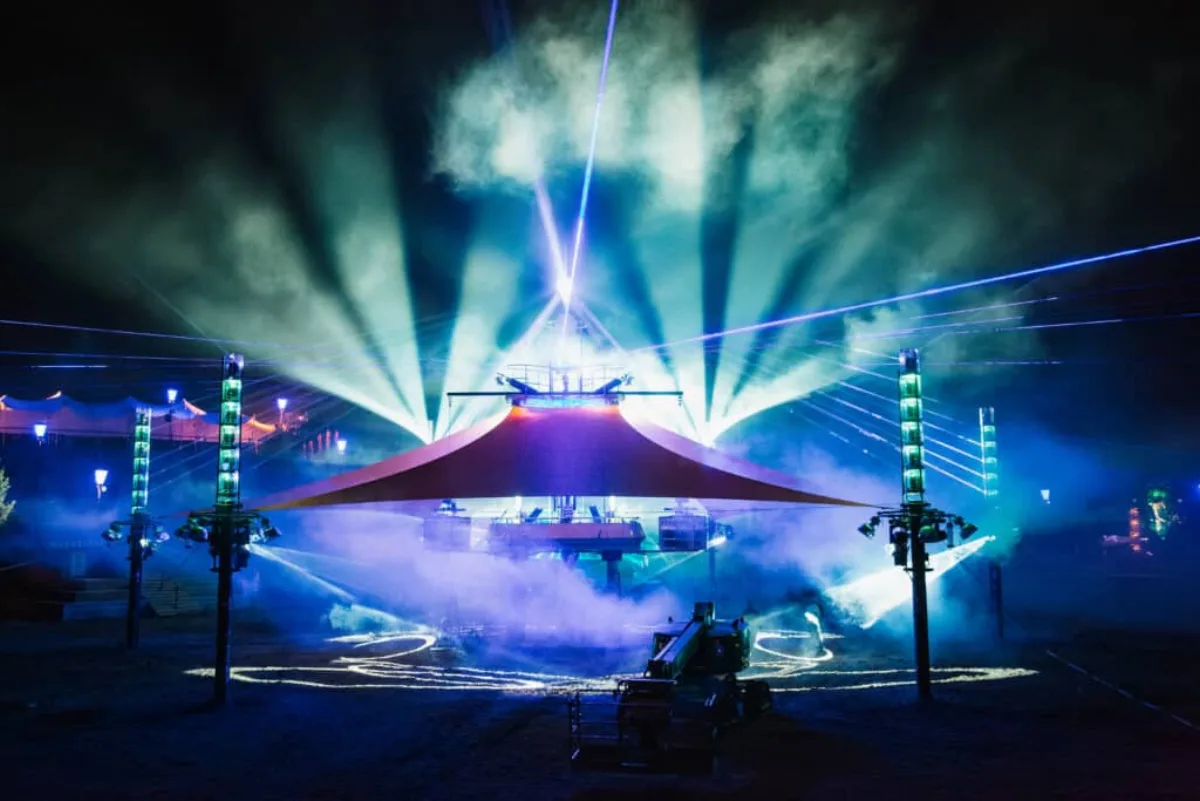 inside fusion's turmbühne laser rig